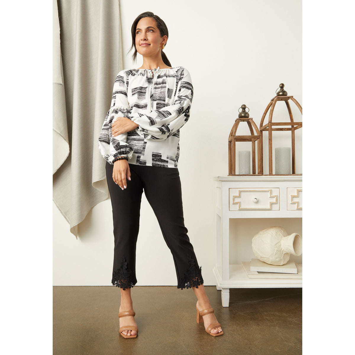 Capri with Lace Detail Final Sale COCO + CARMEN