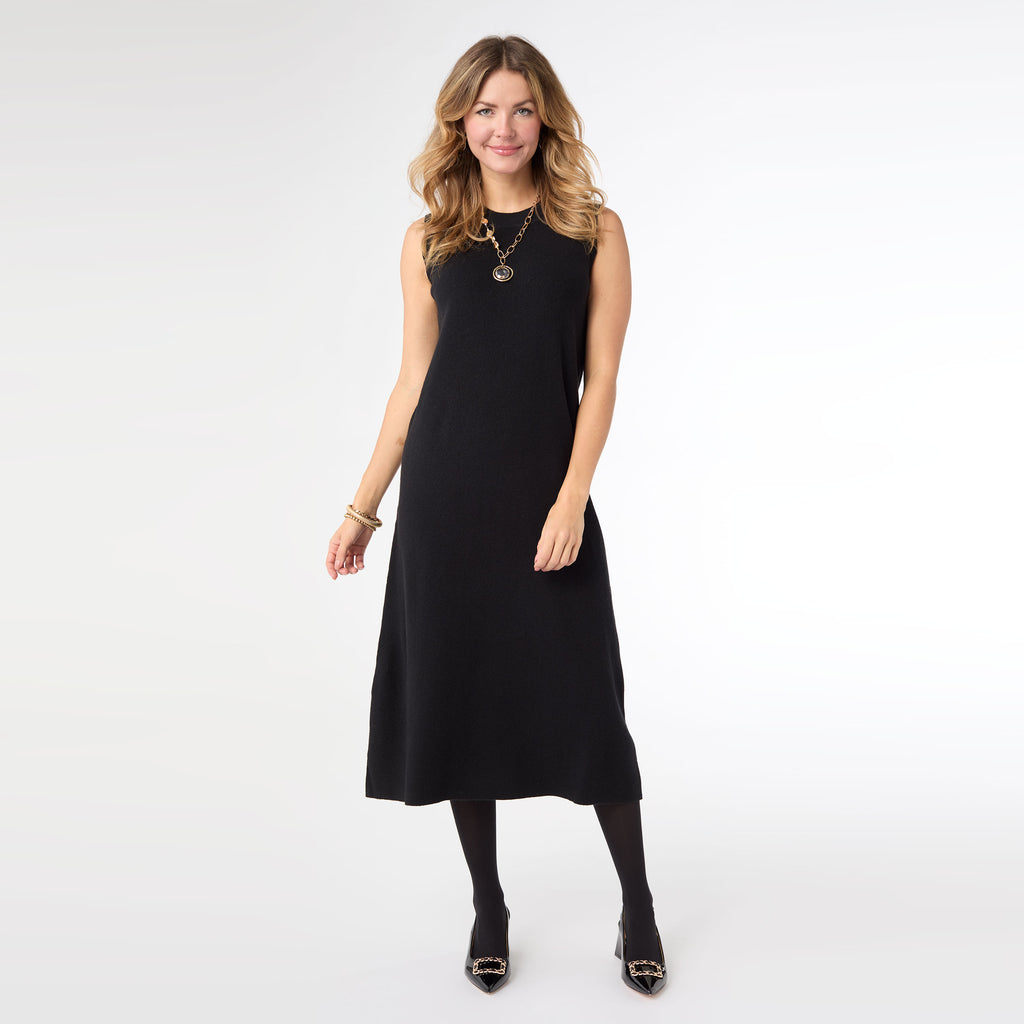 sleeveless sweater dress Donna – COCO + CARMEN Bust 31.50 in Photo Print Size:20x30